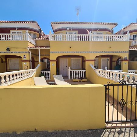 2 Bedroom Property In Closed Urbanisation Torrevieja Exteriér fotografie
