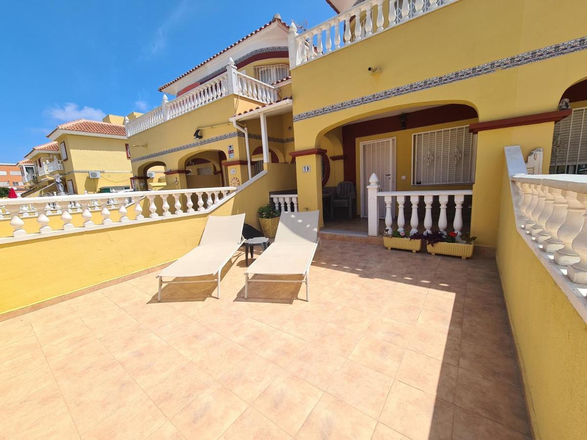 2 Bedroom Property In Closed Urbanisation Torrevieja Exteriér fotografie