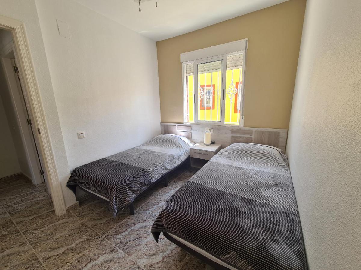2 Bedroom Property In Closed Urbanisation Torrevieja Exteriér fotografie
